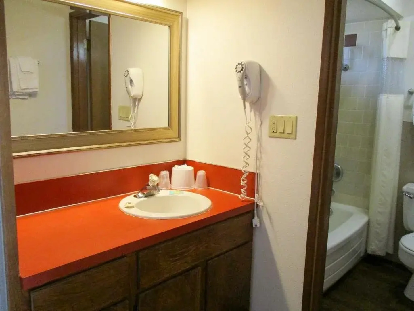 OYO Hotel St. Helens, OR