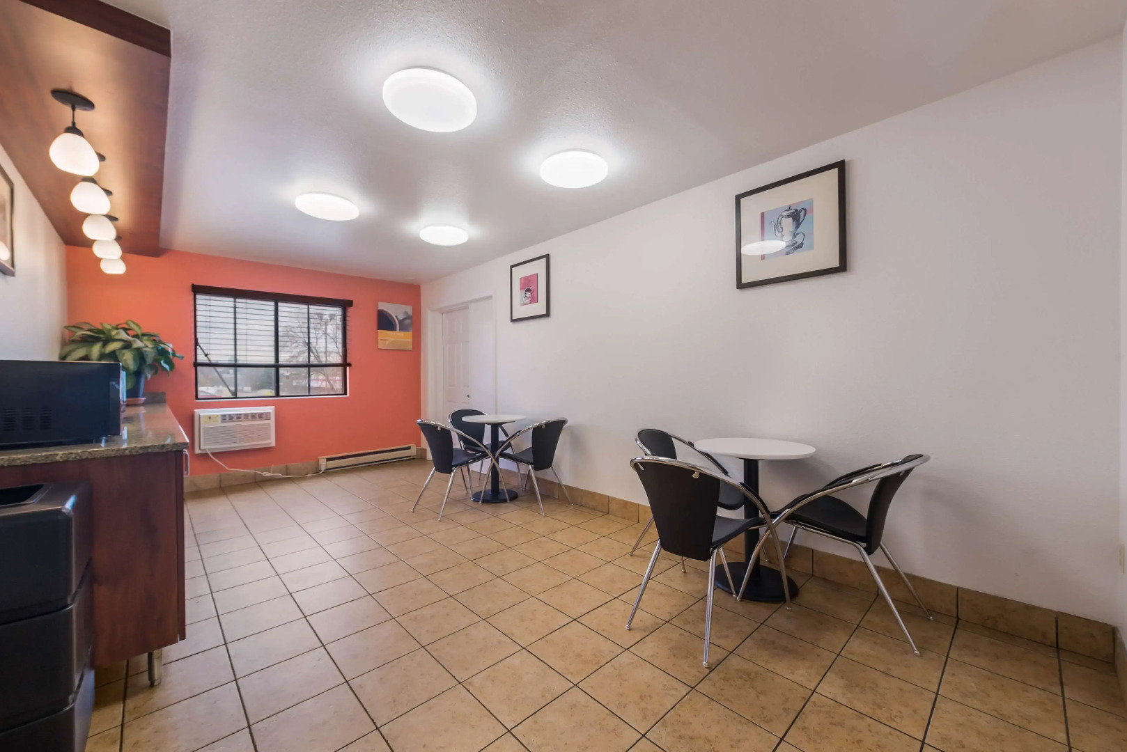 Motel 6 Saint Paul, MN - I-94