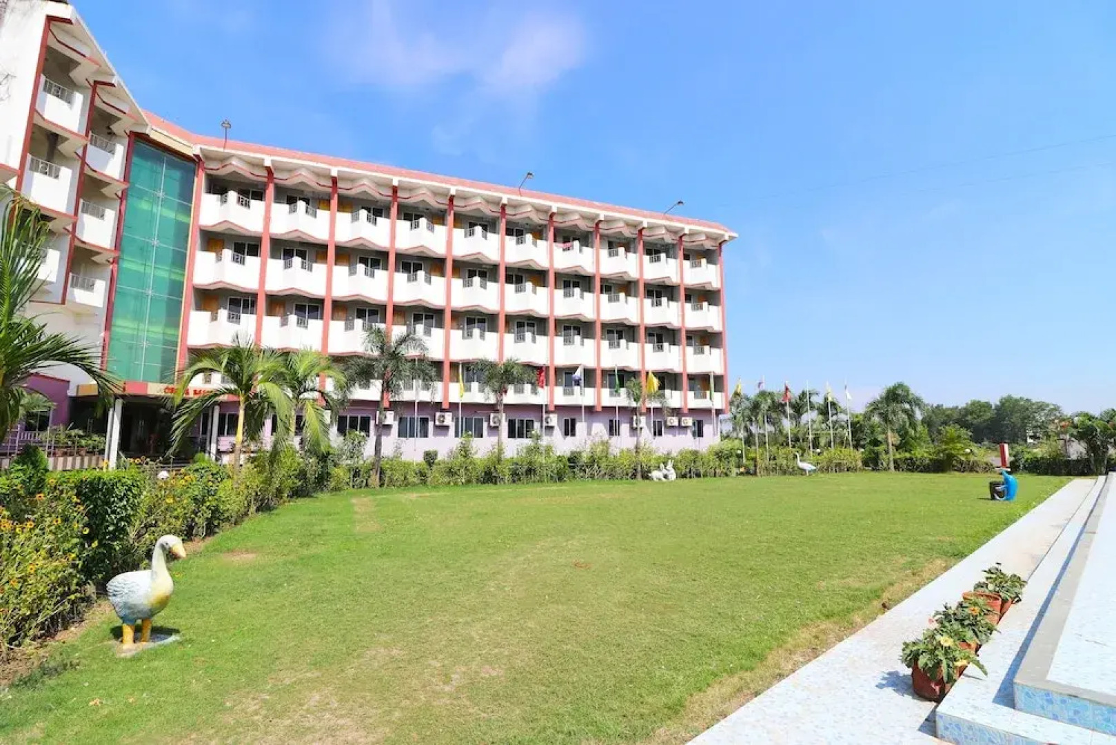 OYO 16638 Madhu Mamata Hotel & Resorts