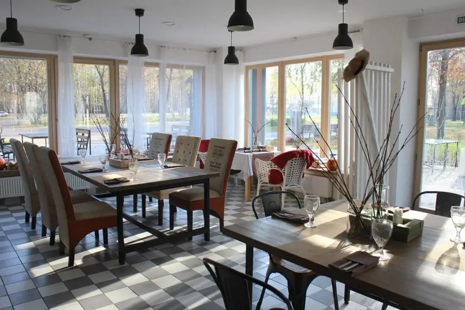 Белые аллеи