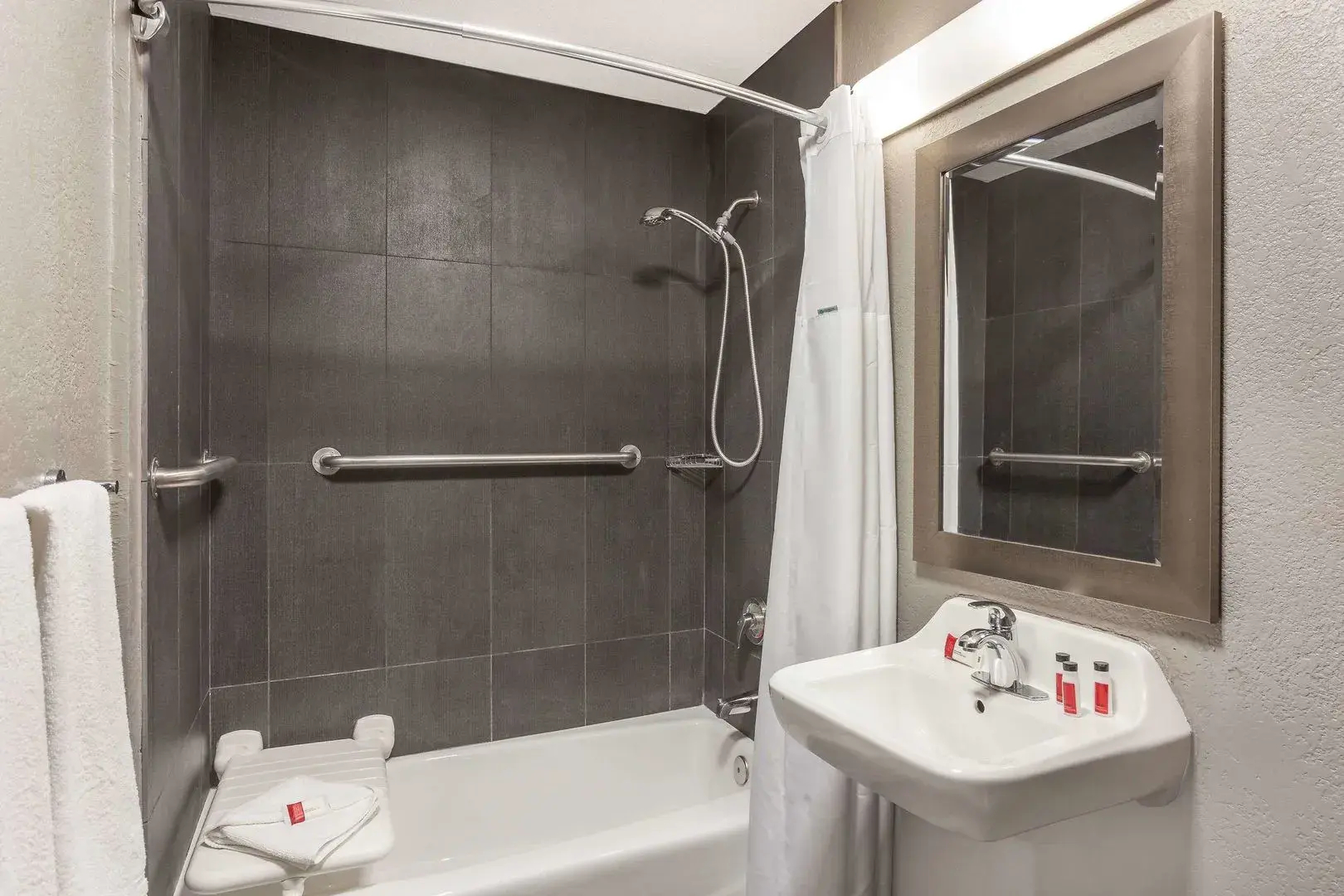 Studio 6 Suites San Ysidro, CA -San Diego South Bay
