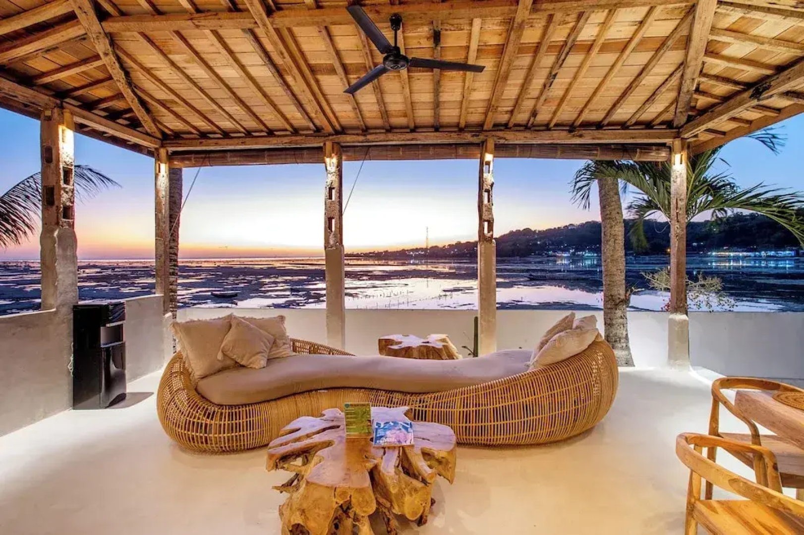Sunset House Ceningan