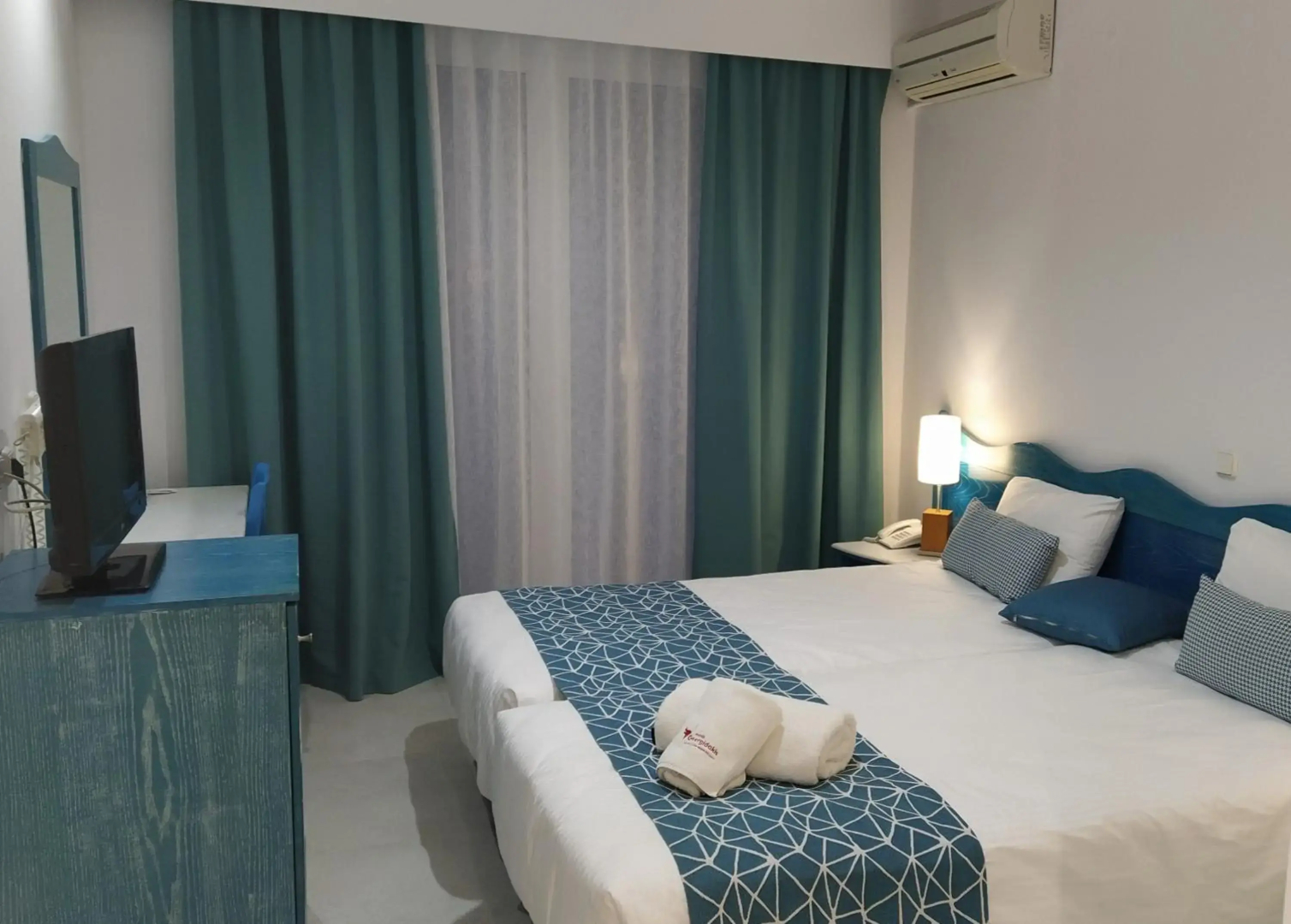 Knossos Hotel