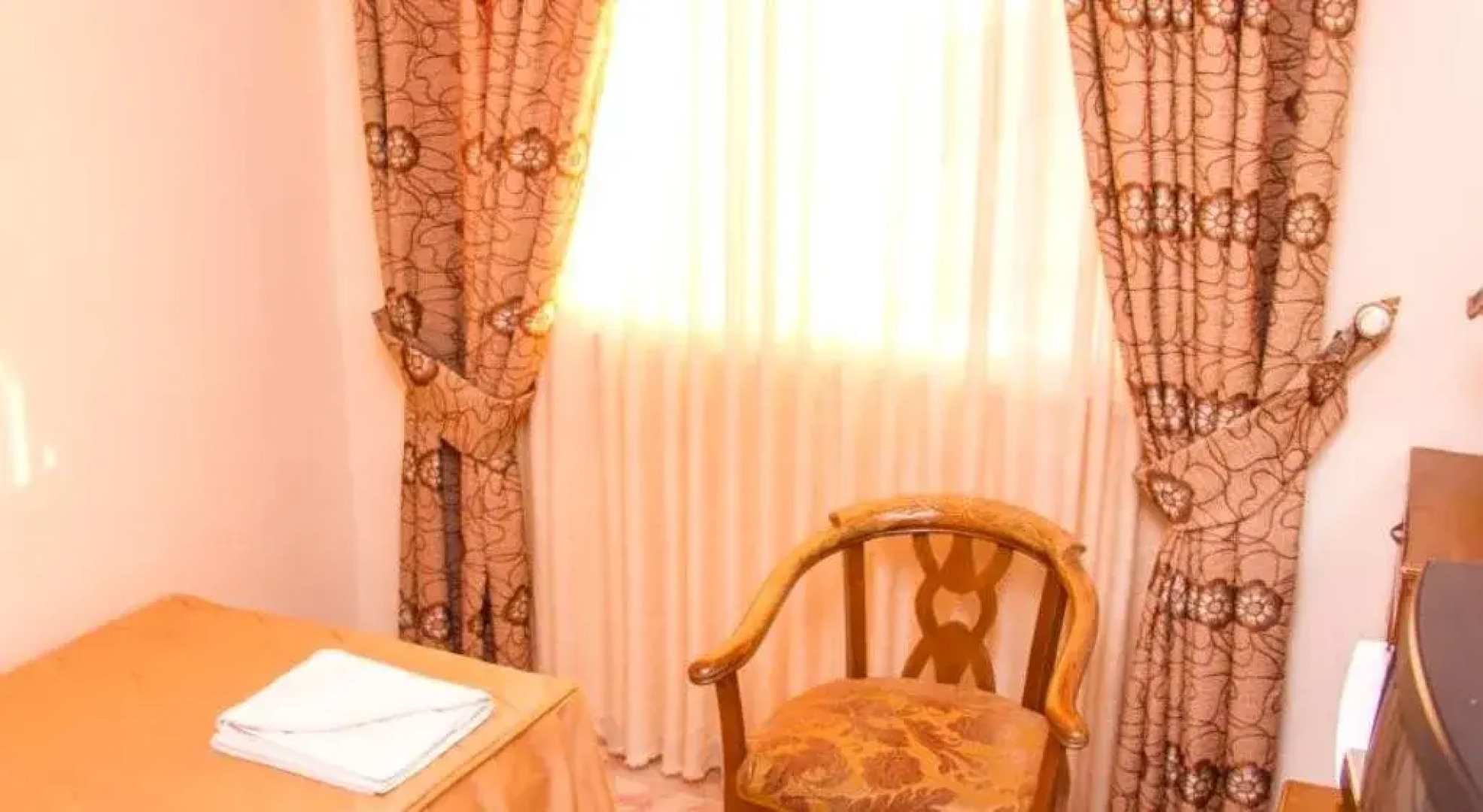 Al Anbat Midtown Hotel