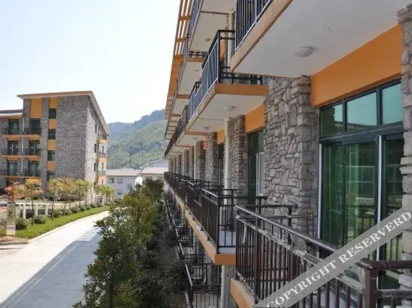 Wolong International Hotel