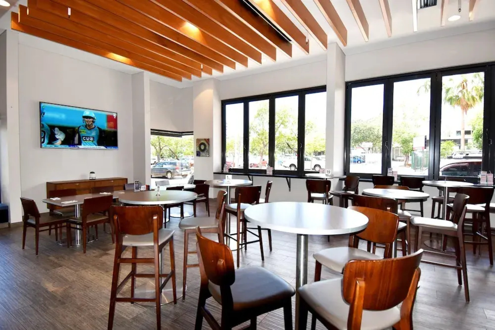 H 105 Mitchell Hotel and Apartments