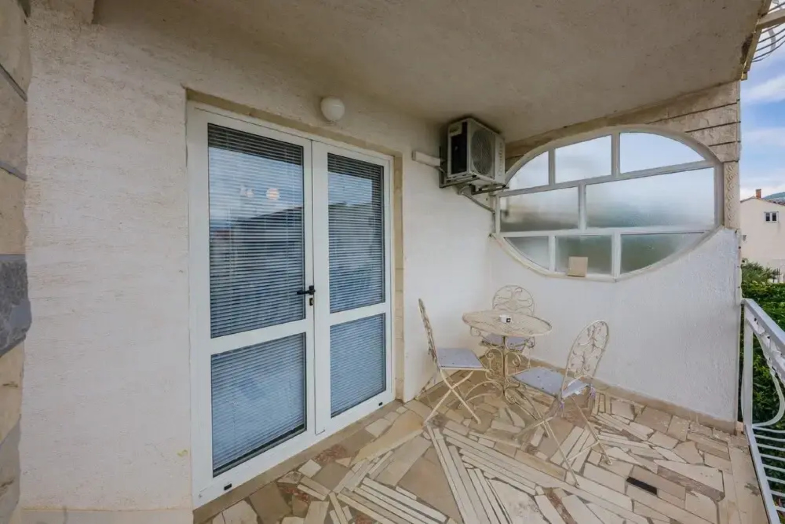 A1 - apt w. the sea View, two Terraces and Garden