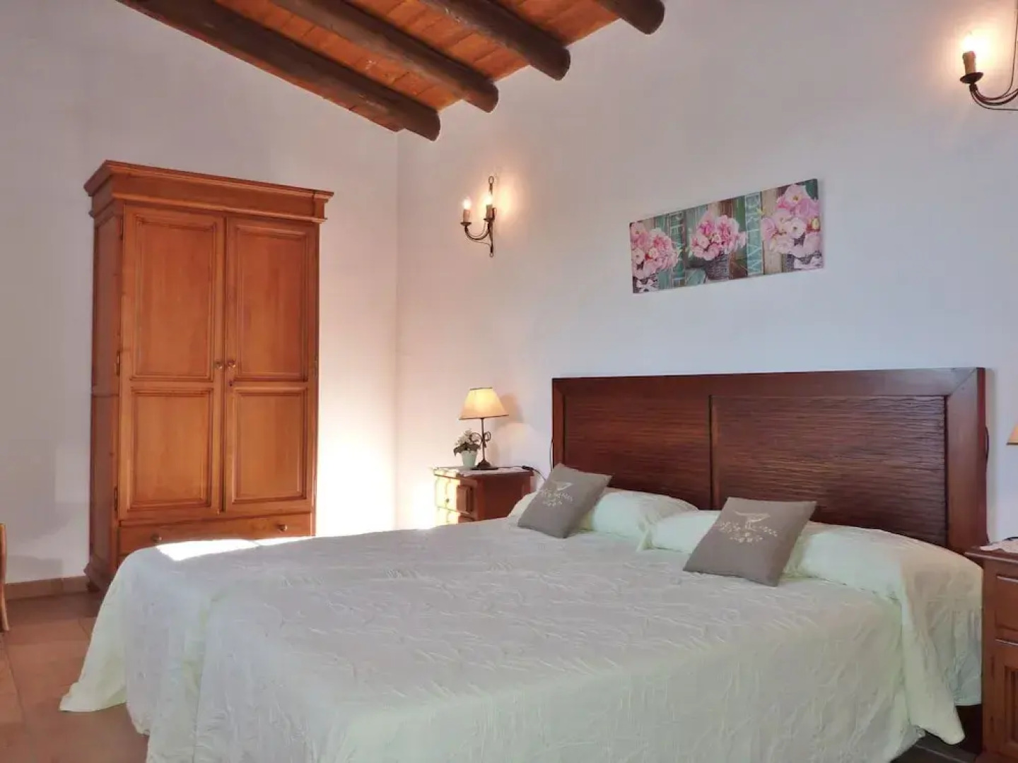 Spacious Holiday Home With Private Pool, in the Mountain and With Beautiful View