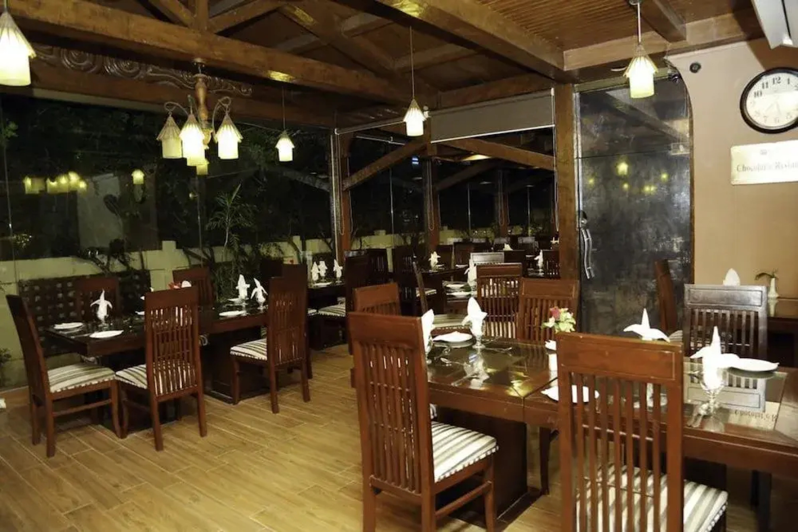 Royal Elegance Hotel