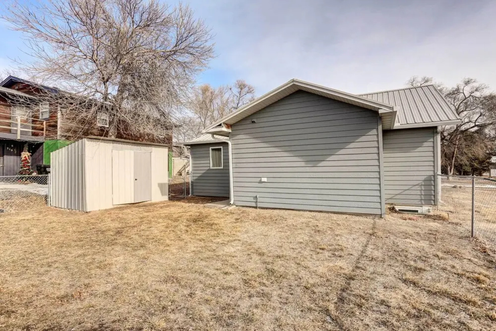 Pierre Vacation Rental w/ Grill & Fenced Yard