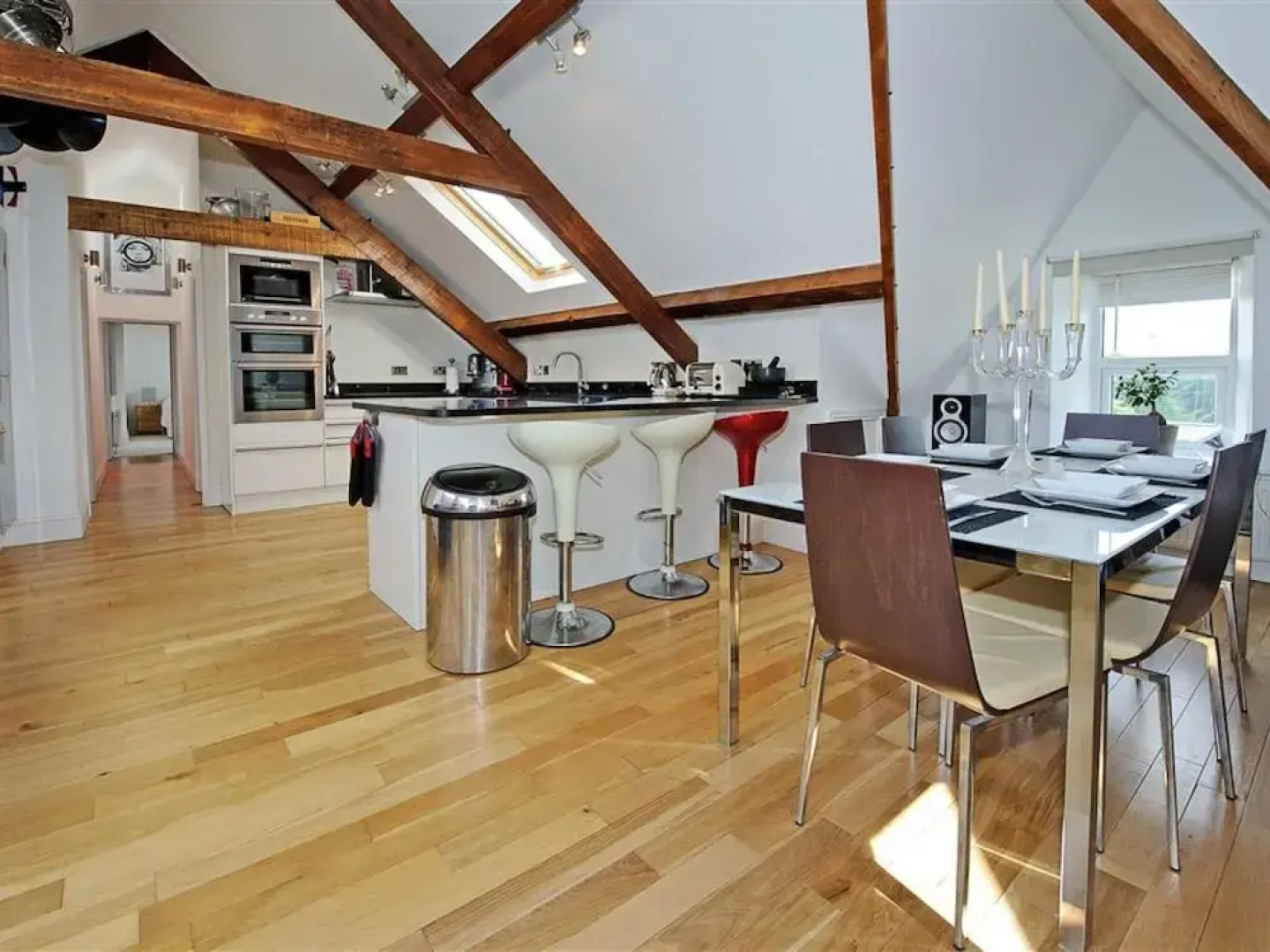 Modern Apartment in Llanbedrog Britain Near Beach