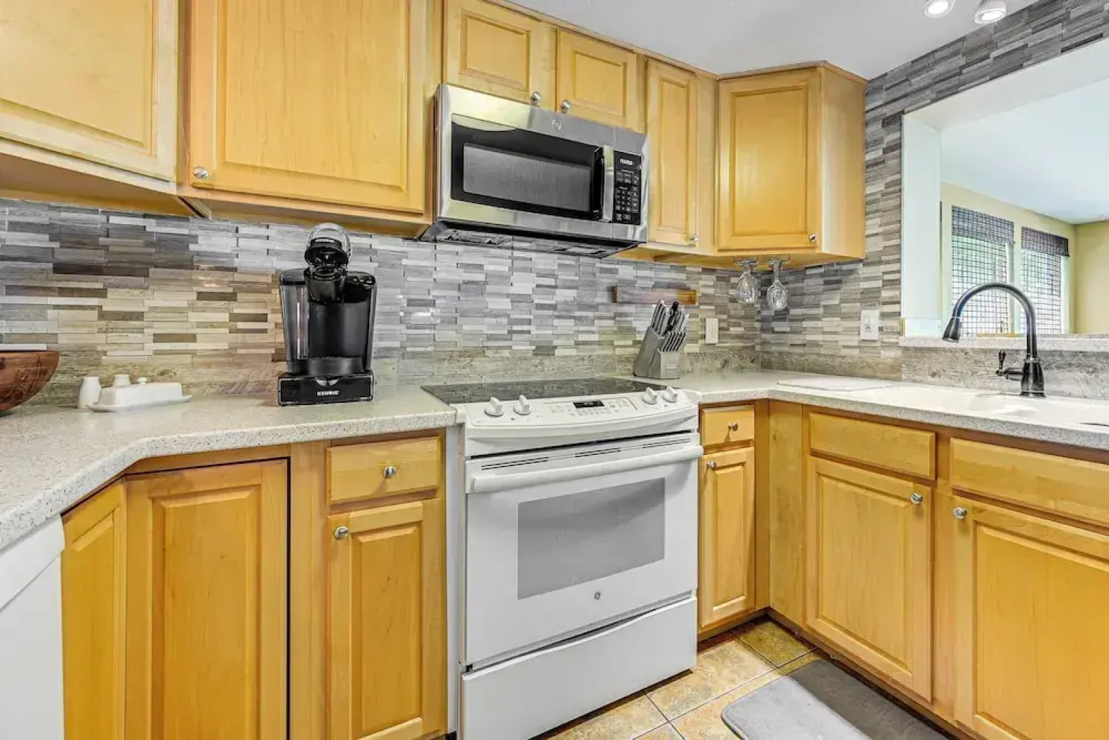 10 Mi to Bonita Beach: Pet-friendly Home w/ Yard!
