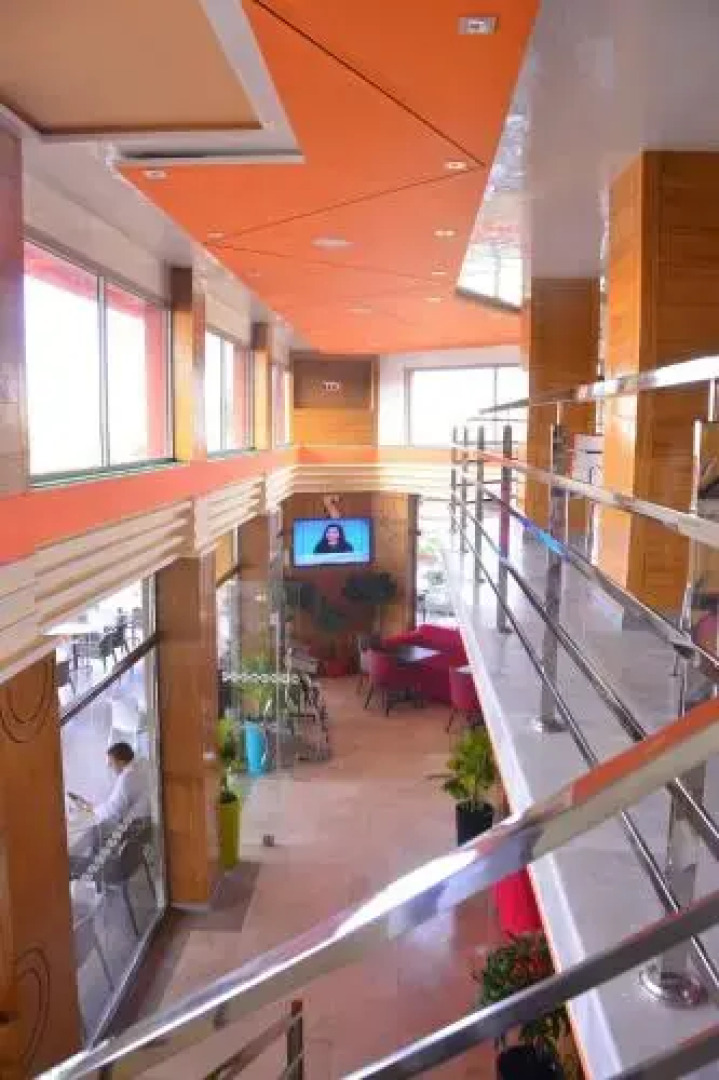 Hotel Hadaik Ain Asserdoune