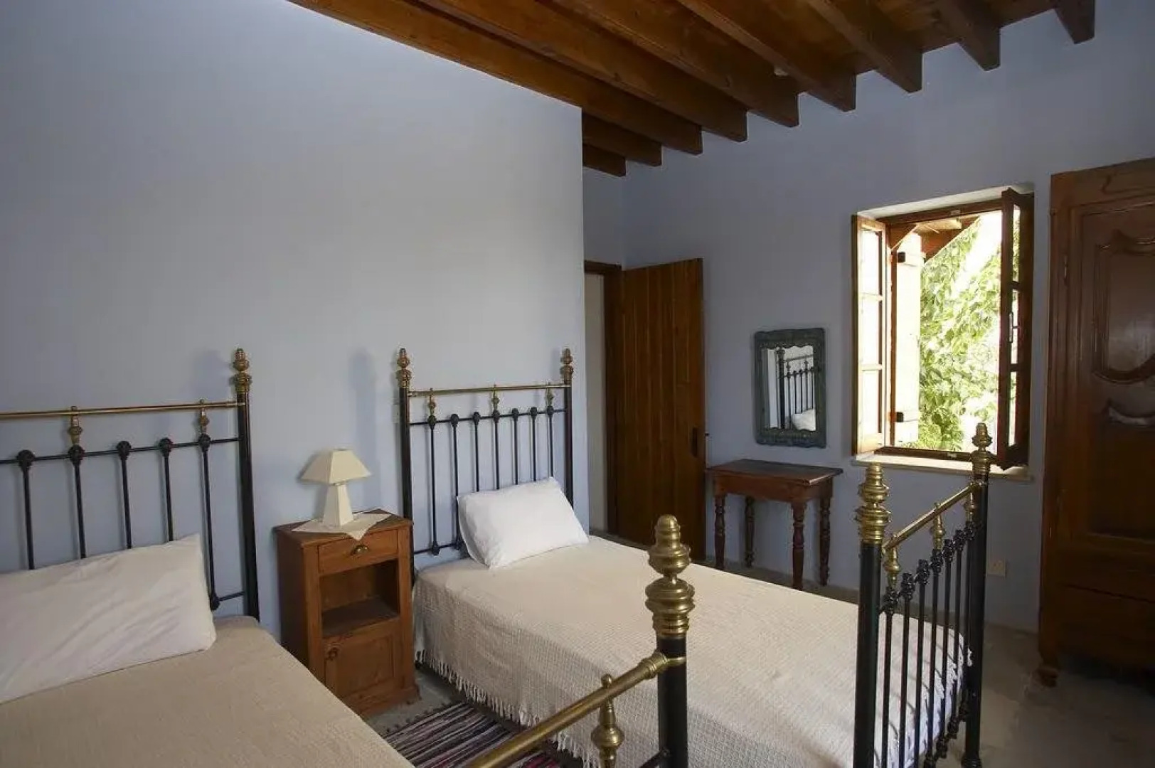 Porfyrios Country House