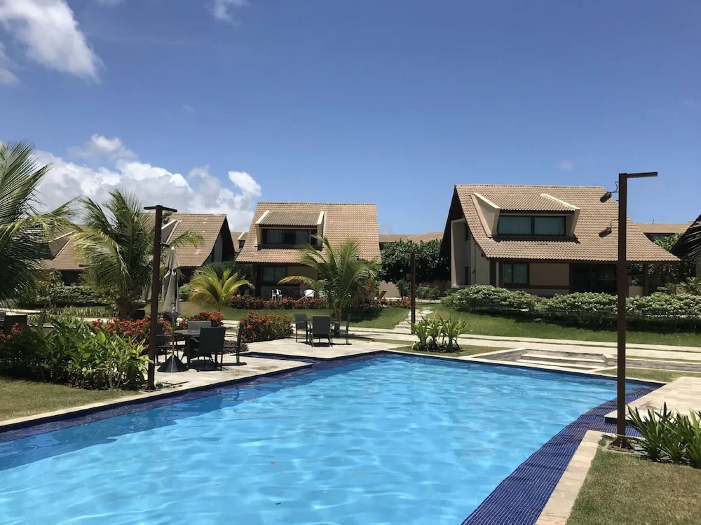 Charmoso Flat Nui Supreme