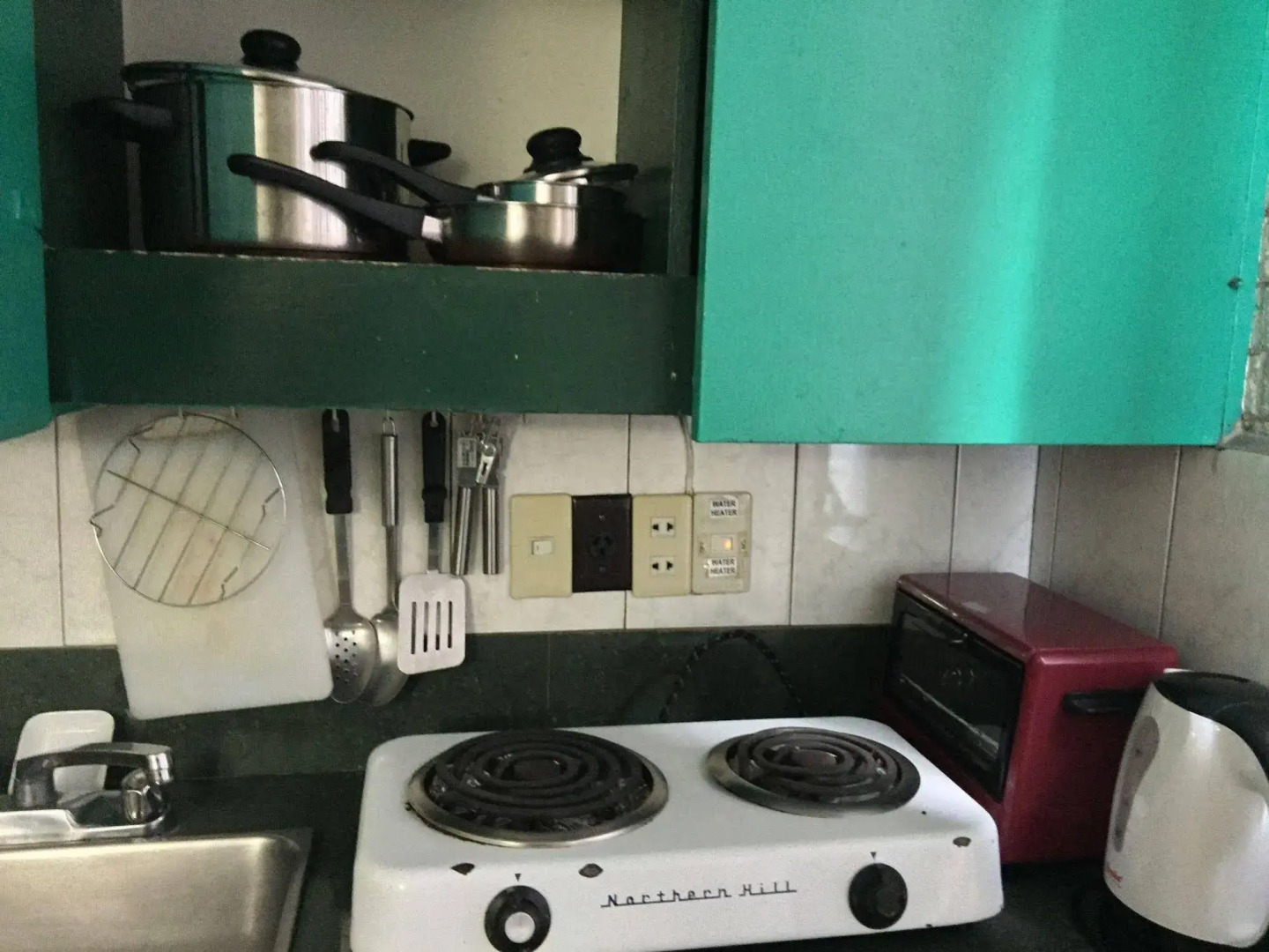 ZEN Rooms Broadway Court QC