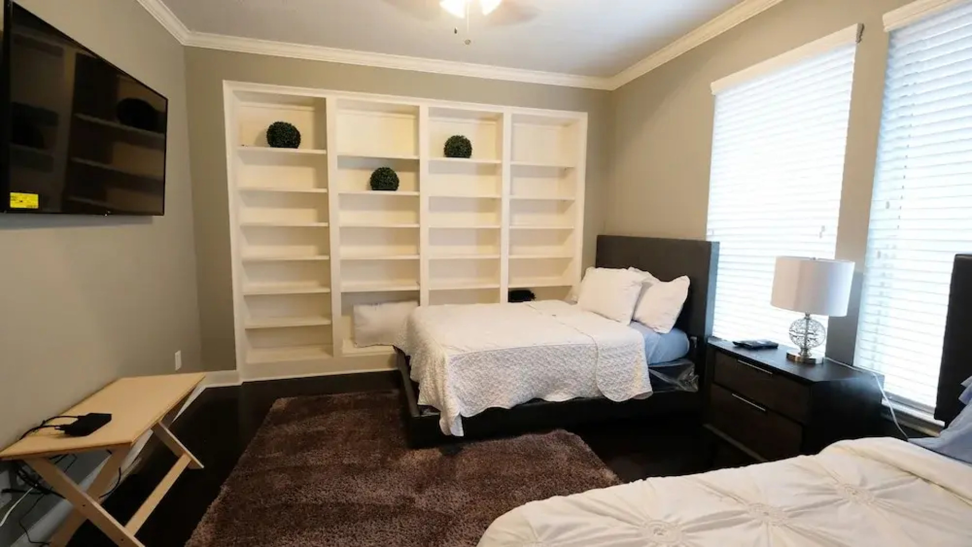 5Bdrm 3.5Bath 12Beds - HOME BIG AS TEXAS