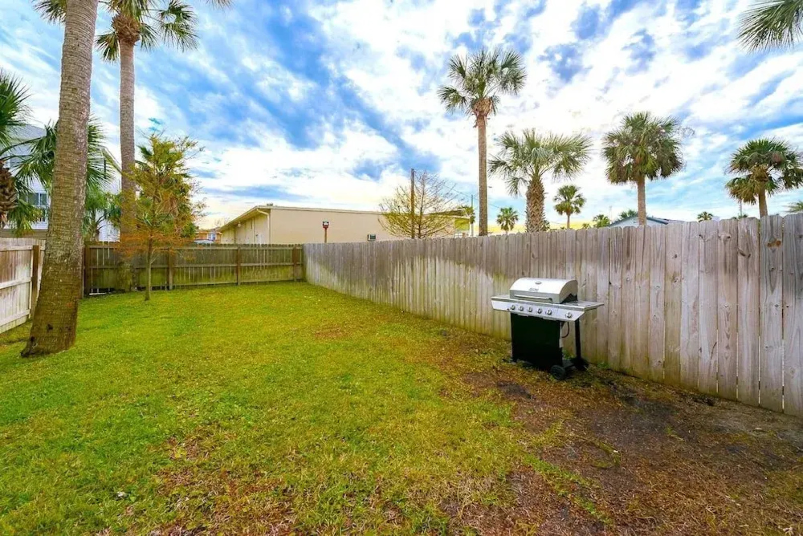 Luxury Living II - Modern Beach Townhouse