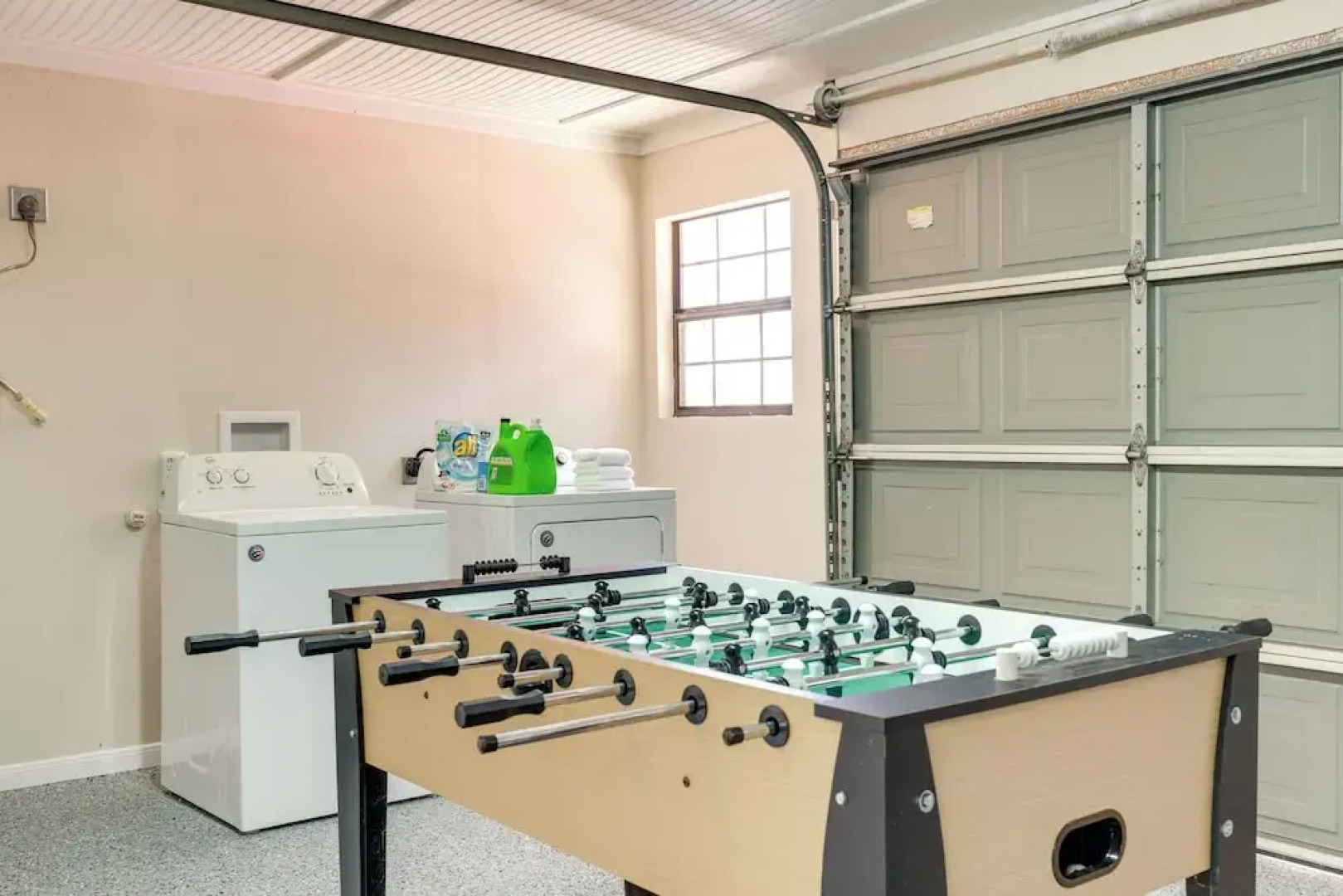 Canyon Lake Rental w/ Balcony & Lake Views