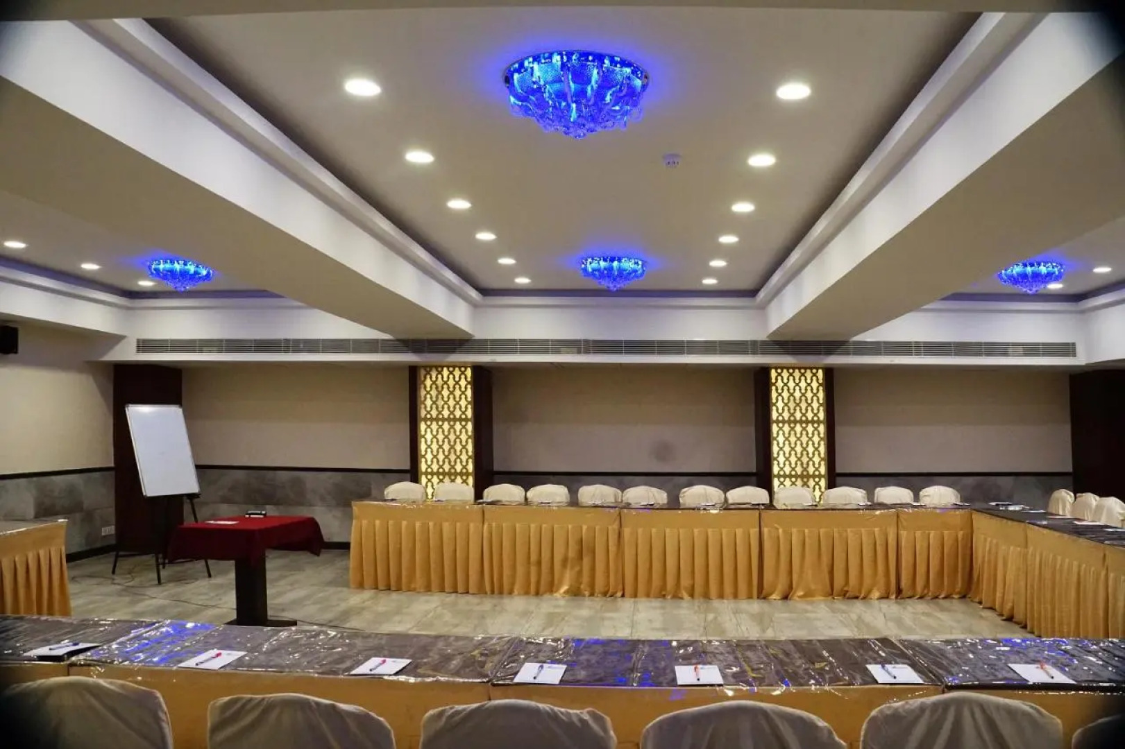 Silver Cloud Hotel & Banquets Ahmedabad