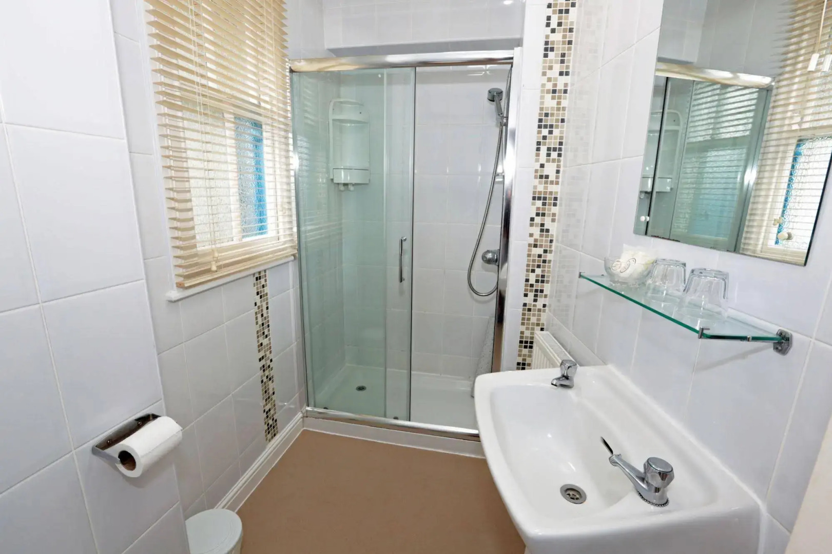 Lion Hotel and Studio Apartments