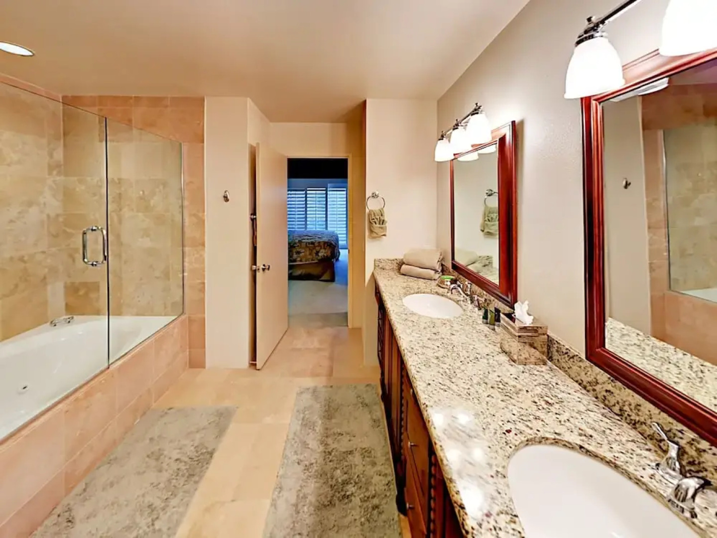 Oak Tree Condominium 3 Bedrooms 2 Bathrooms Condo