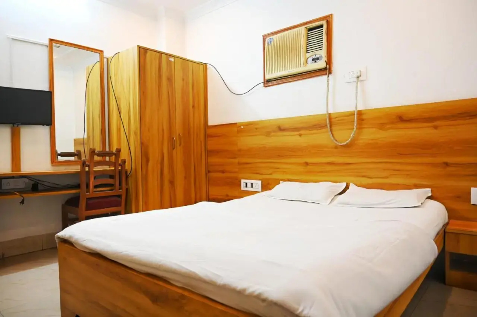 OYO 27950 Hotel Priyanka International