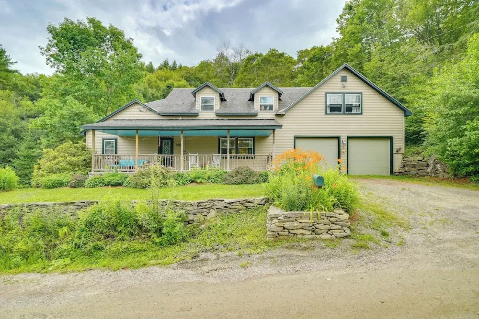 Londonderry Retreat ~ 3 Mi to Lowell Lake!