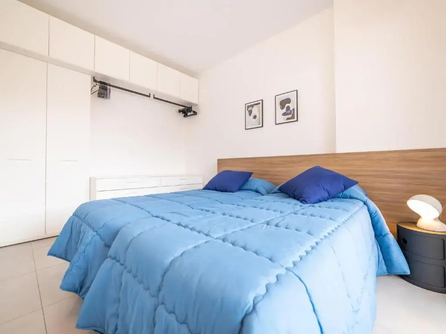 Leonardo - swimming pool and wide patio with barbecue