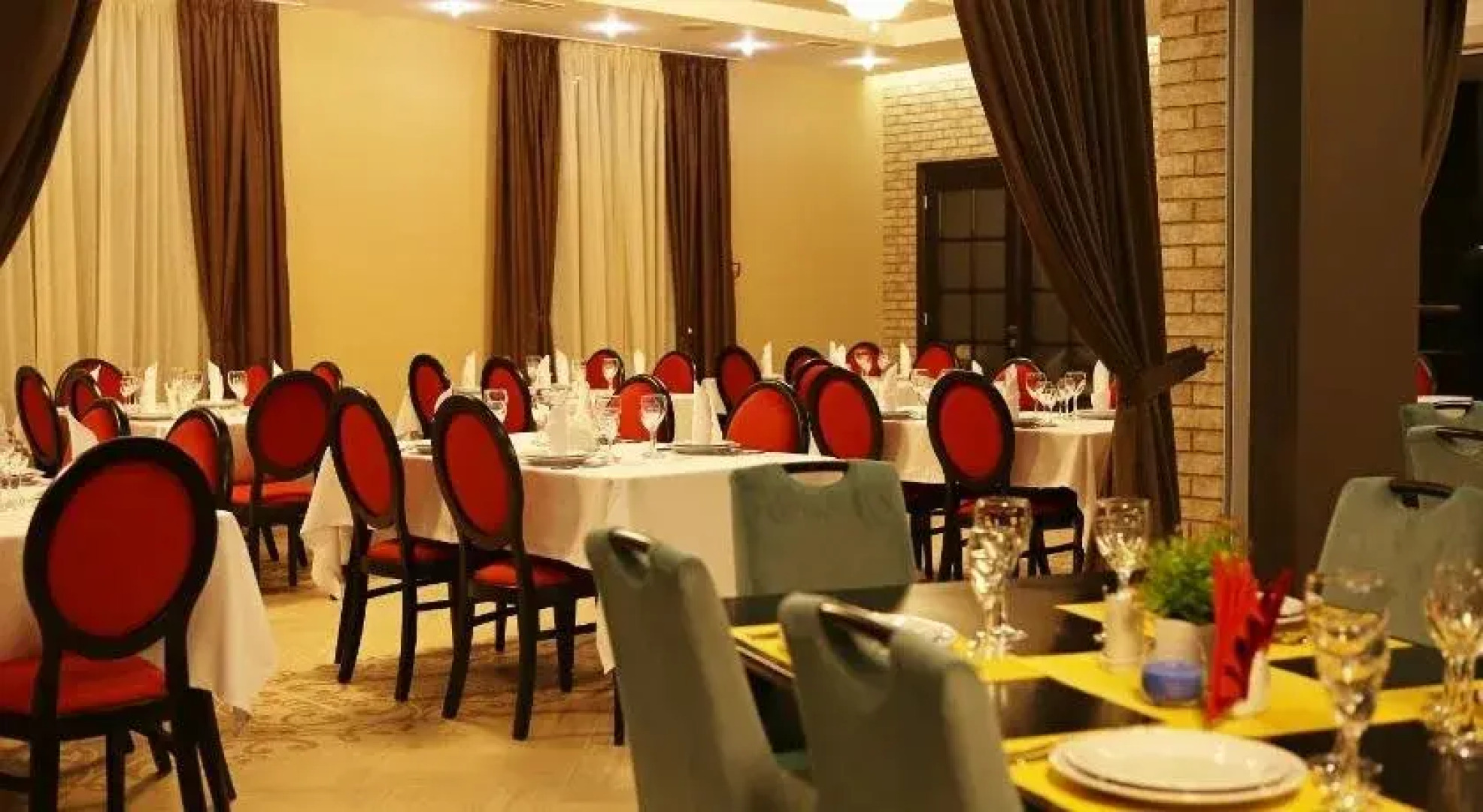Emigrand Art Hotel