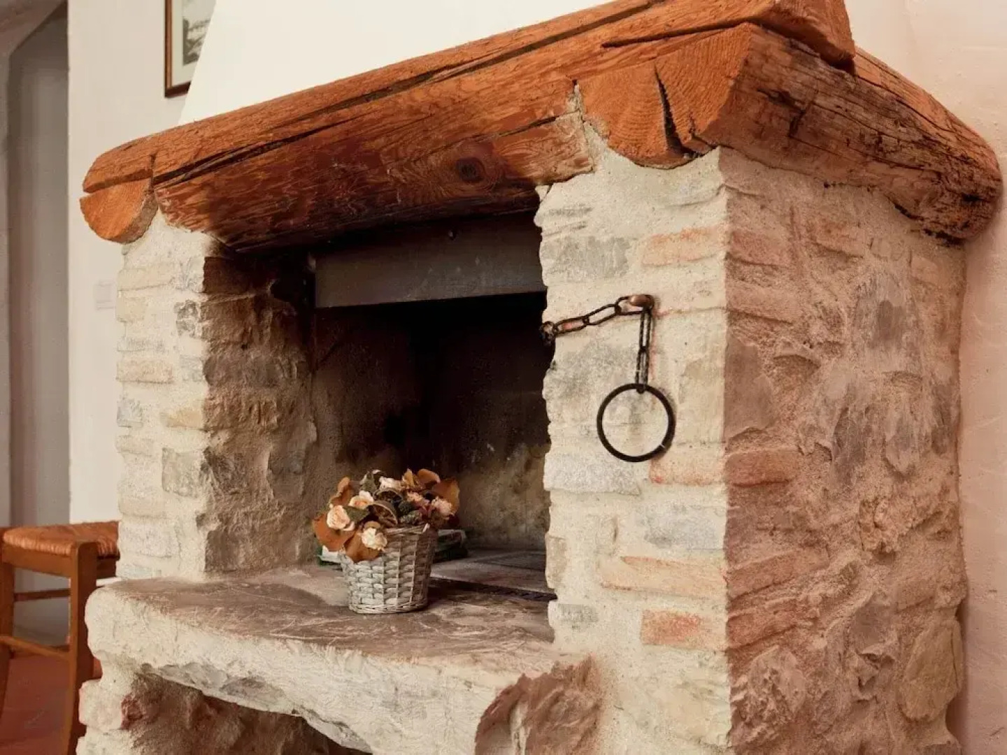 Idyllic Tuscan Hideaway With Pool and spa