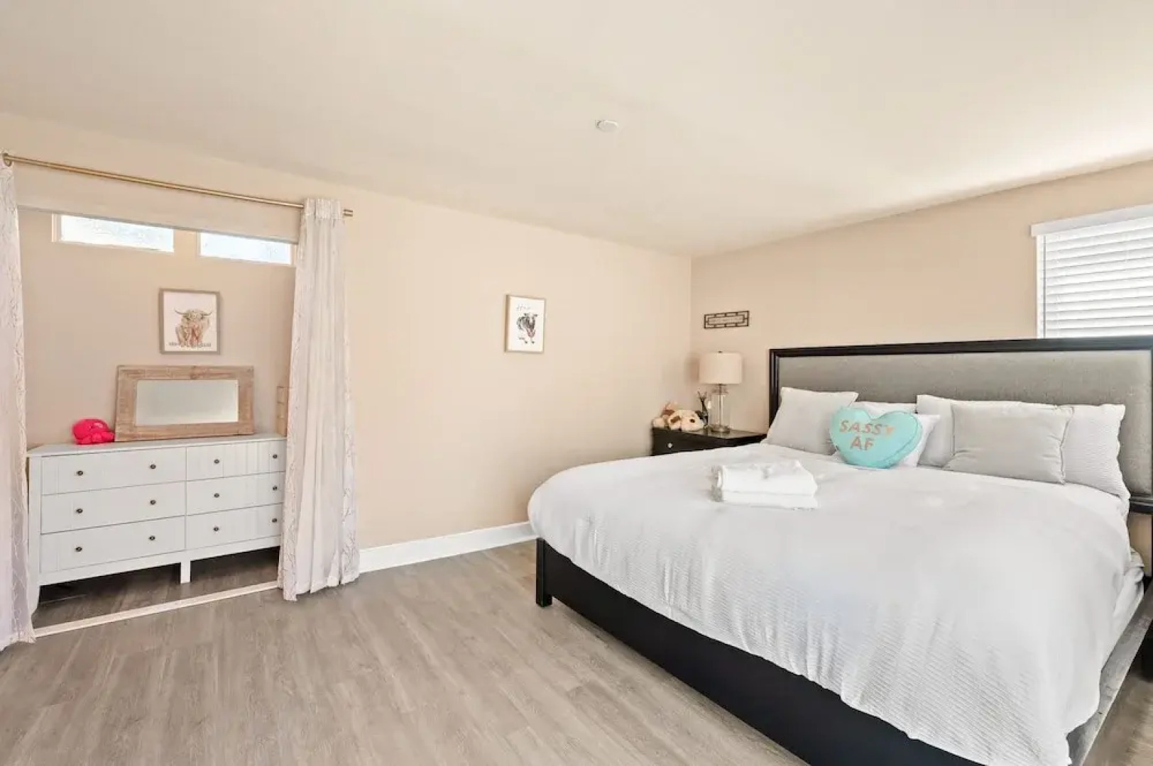 Whimsical Family Stay 10 Min Walk to PV Hospital