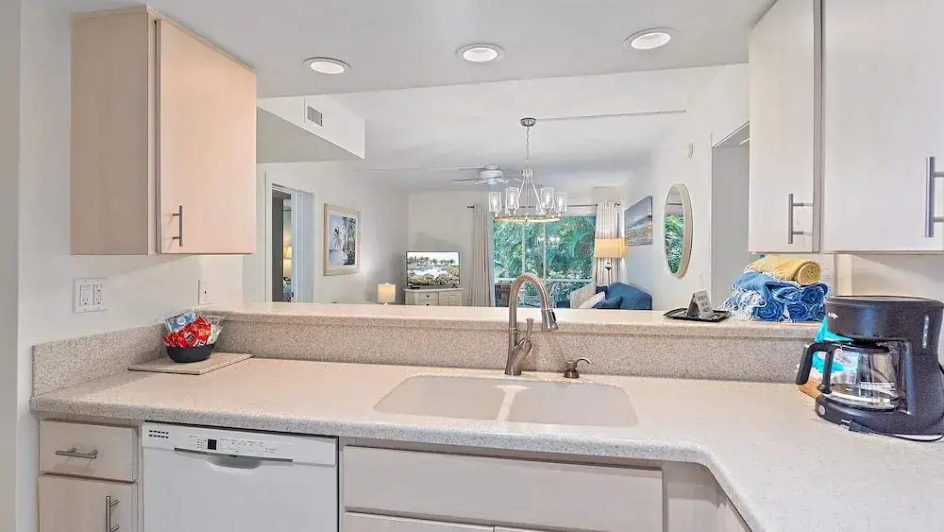 Pura Vida Two 2 Bedroom Condo by RedAwning