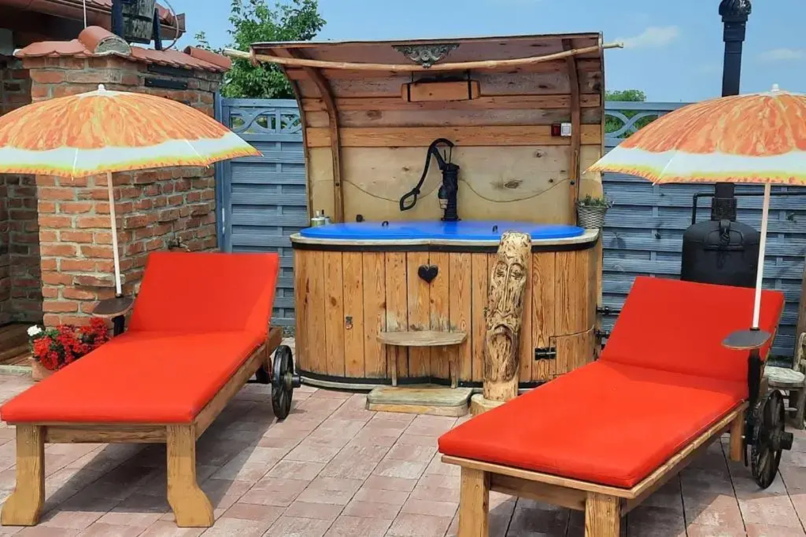 Secret Wellness Pool Sauna and Whirlpool