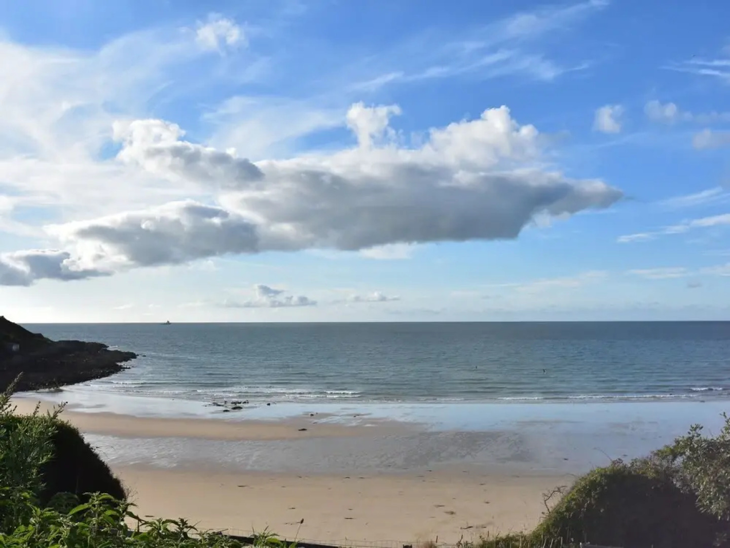 Holiday Chalet in Private Residence With Swimming Pool, Near the sea