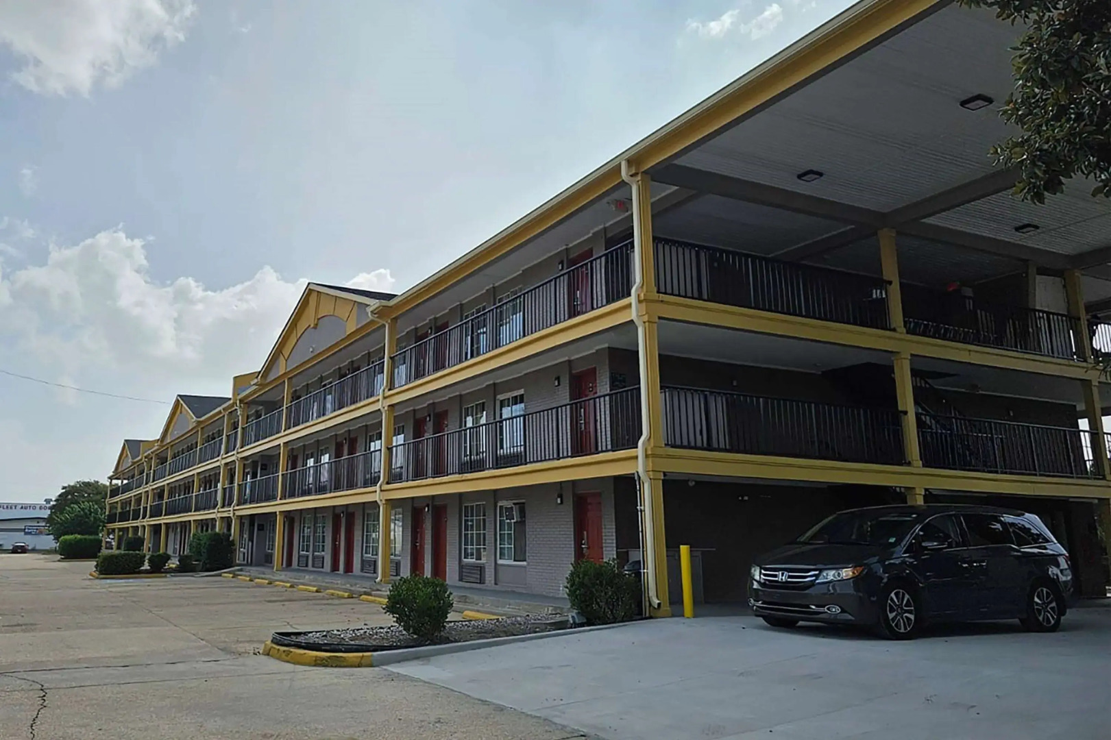 Super 8 by Wyndham Metairie