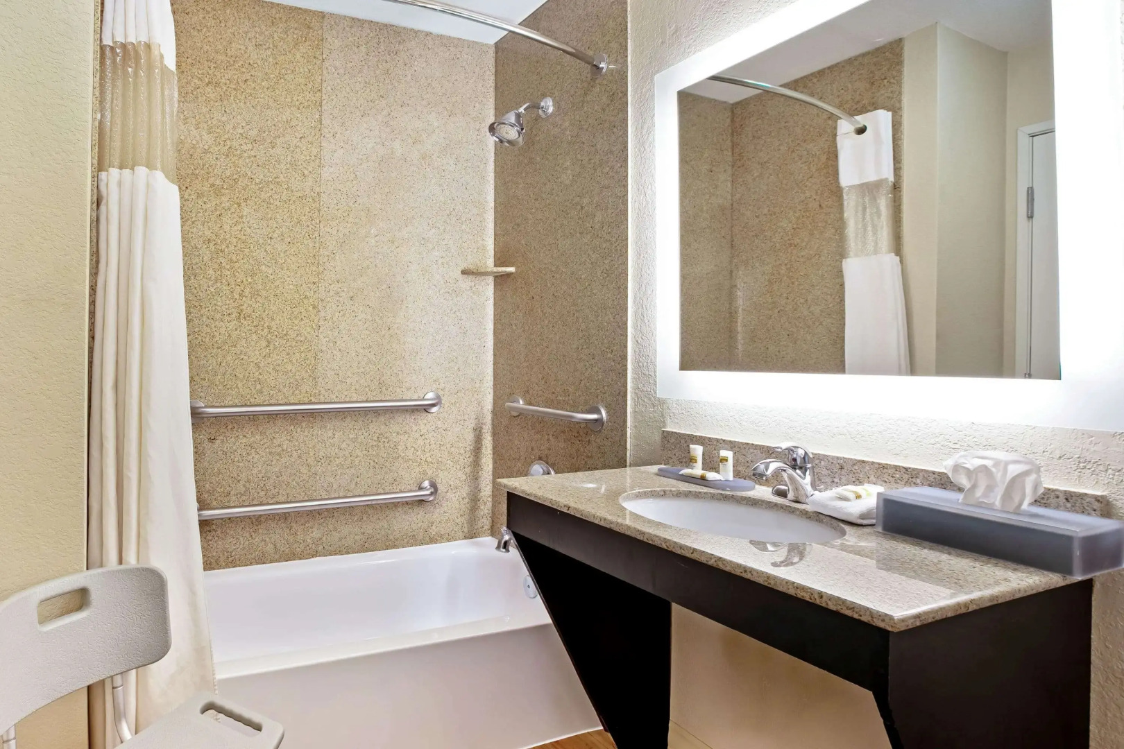 La Quinta Inn & Suites by Wyndham Garland Harbor Point