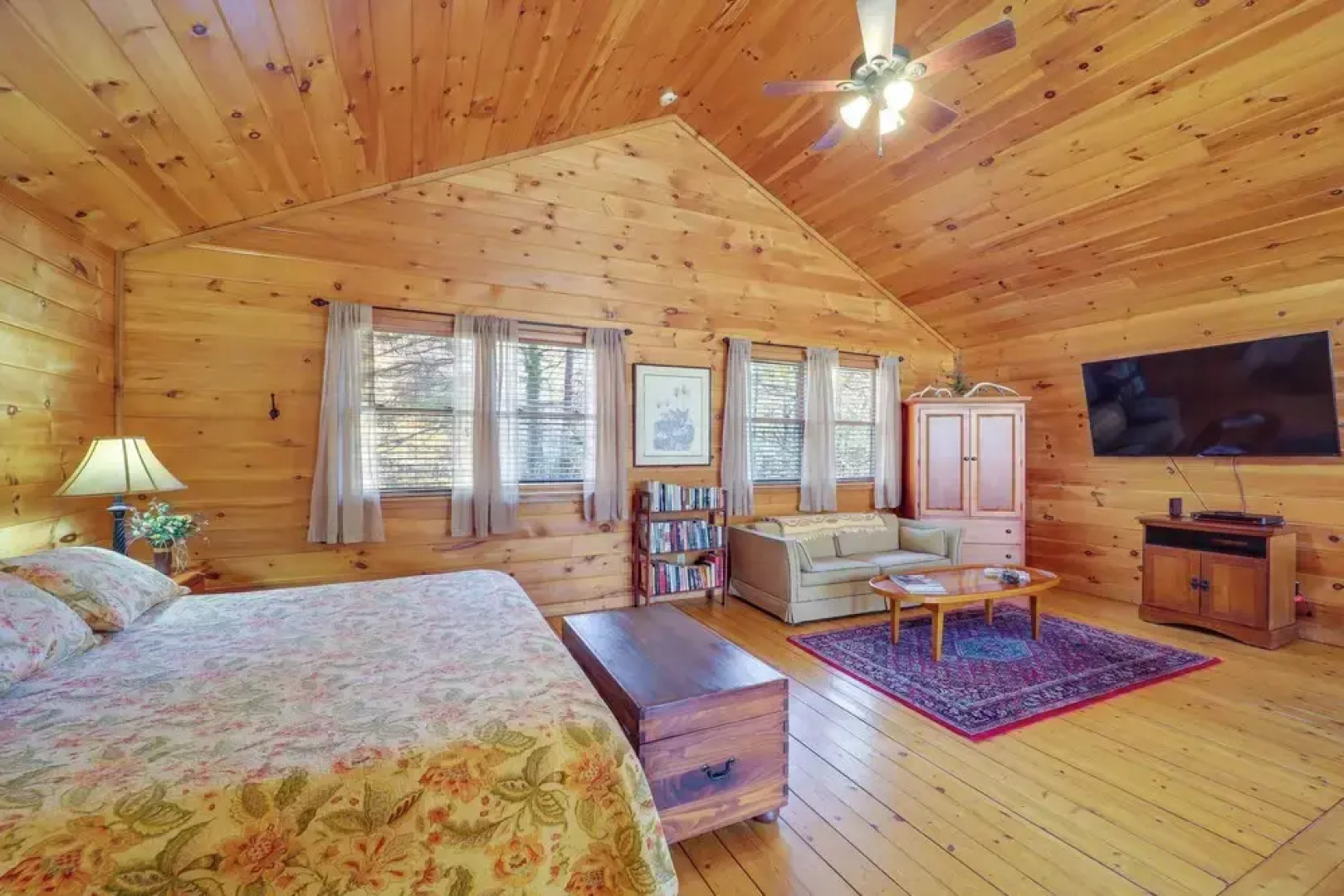 Cabin on 22 Acres w/ Patio - 3 Mi to Blowing Rock!