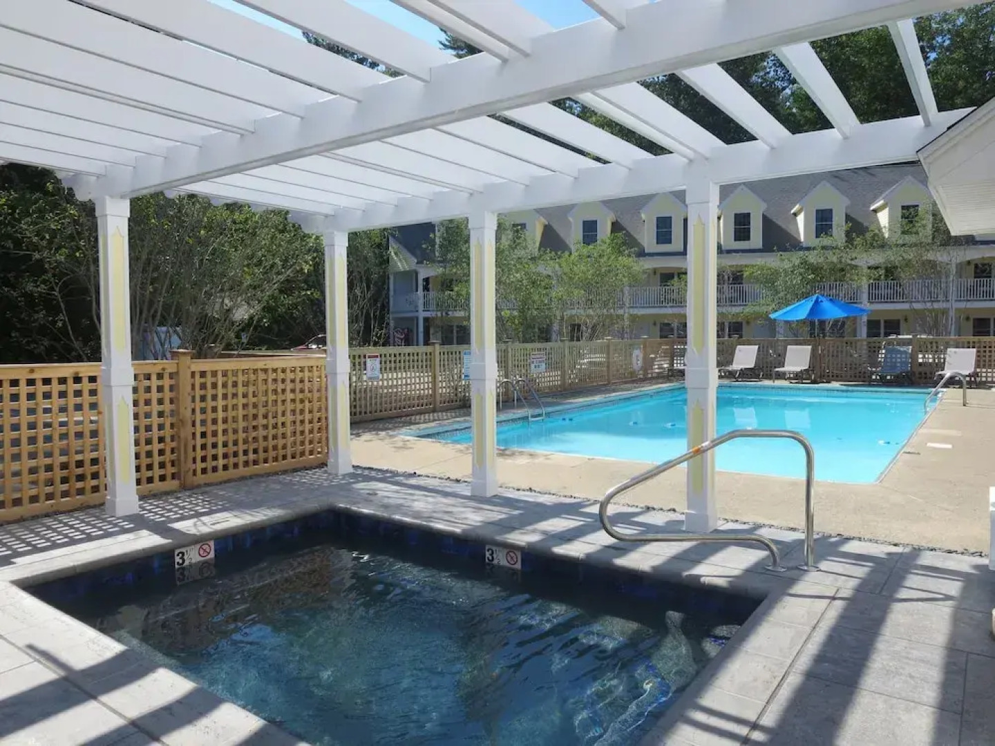 The Admiral's Inn Resort