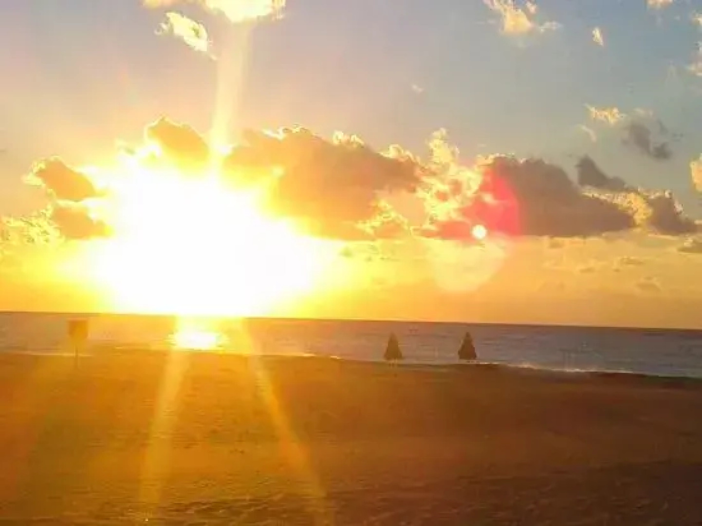 Enplo Rooms | Beachfront