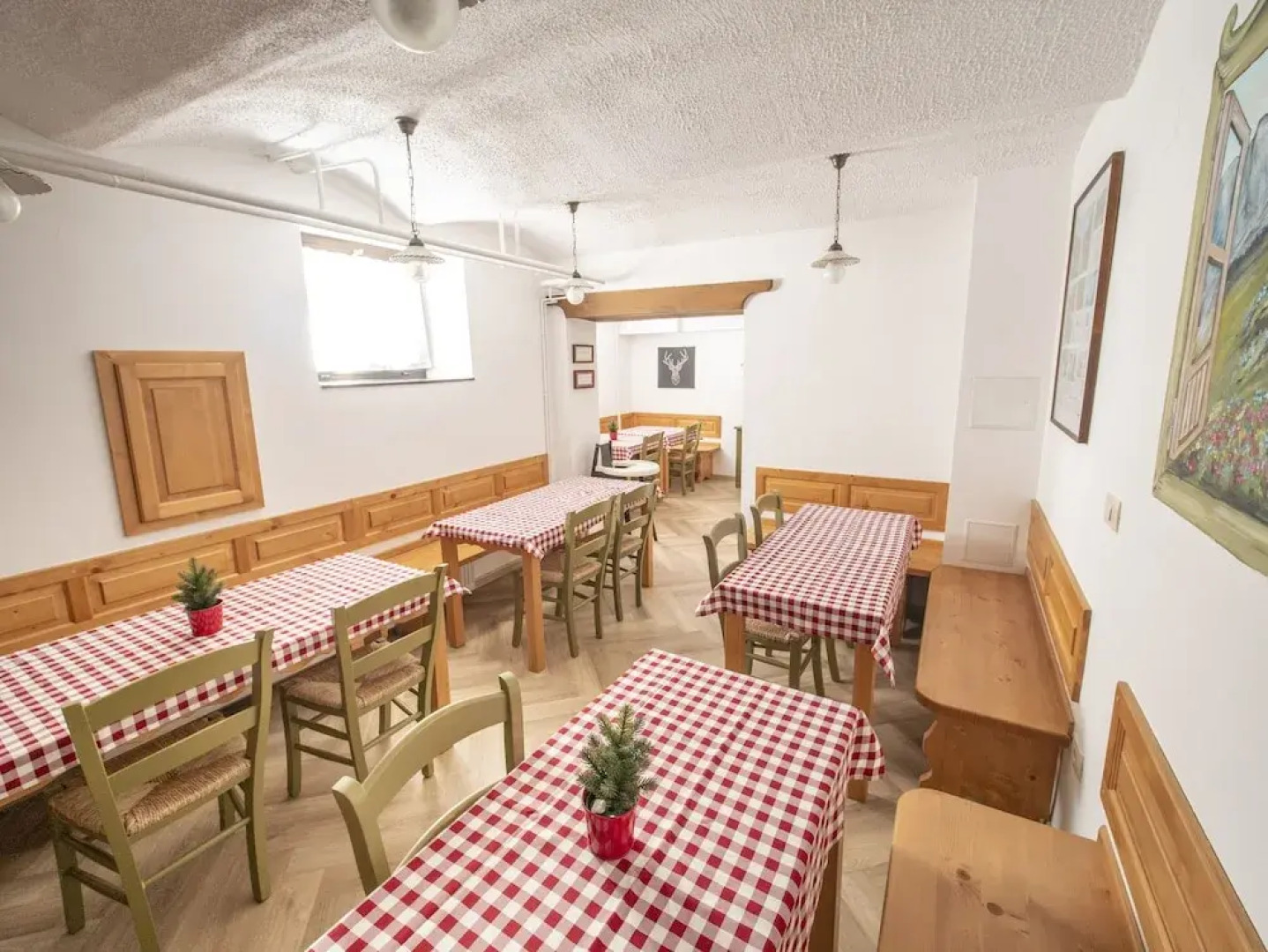 Berghi Hotel and Apartments