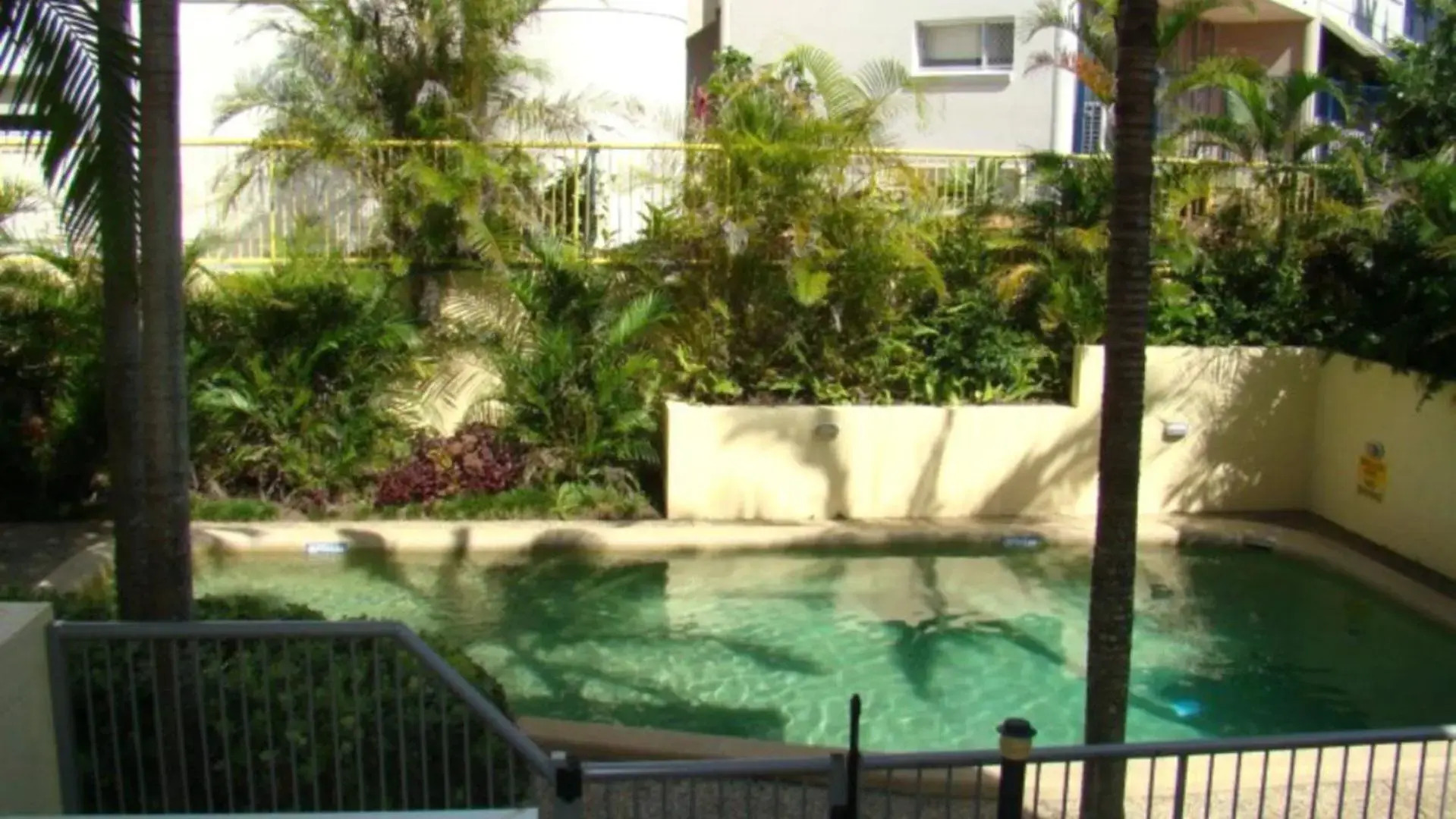 Unit 10 Sea Eagles Apartments