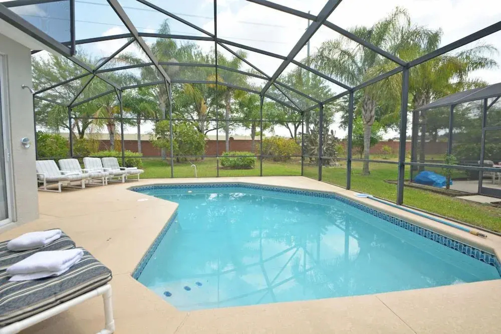 351CD Walters Retreat 5 Br villa by RedAwning