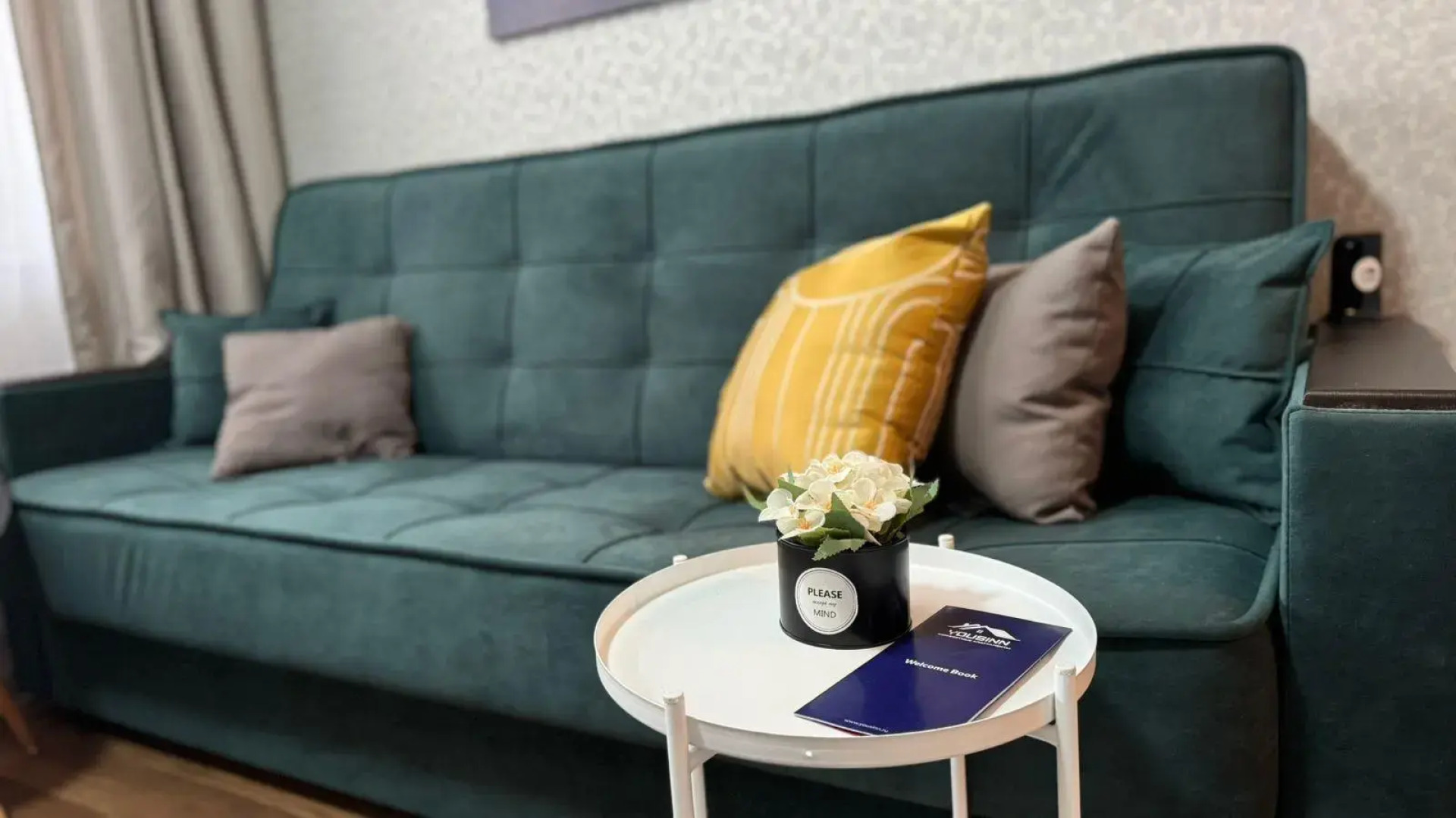 Yousinn на улице Одоевского 1/2