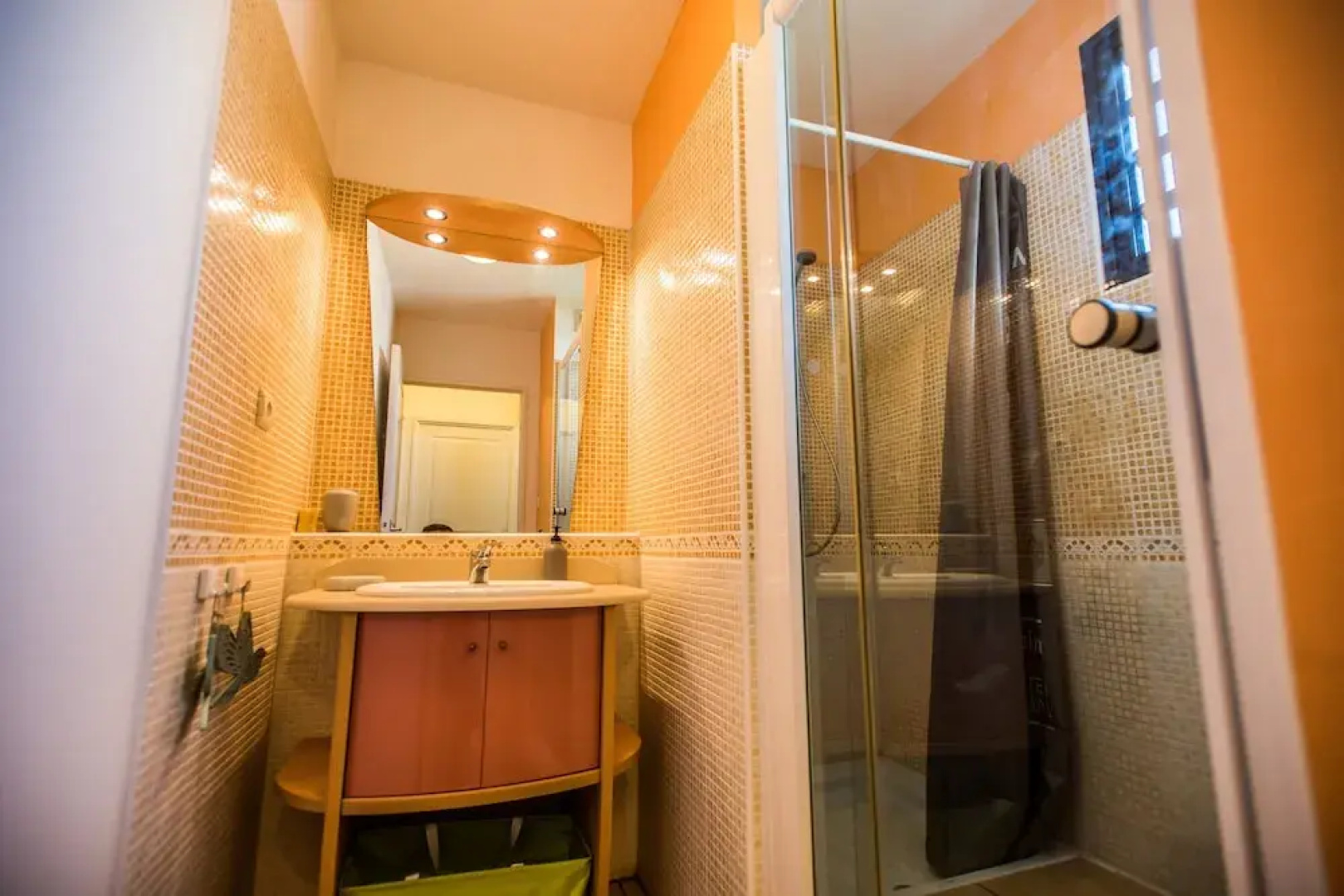 Appartement Kaza Logos