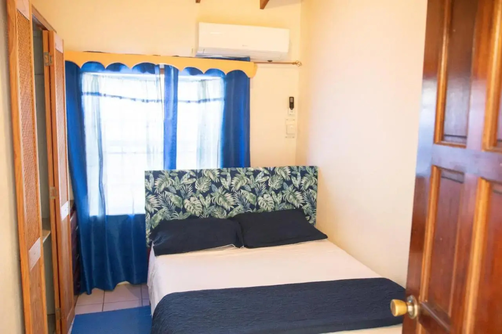 Tropical Breeze Guest House