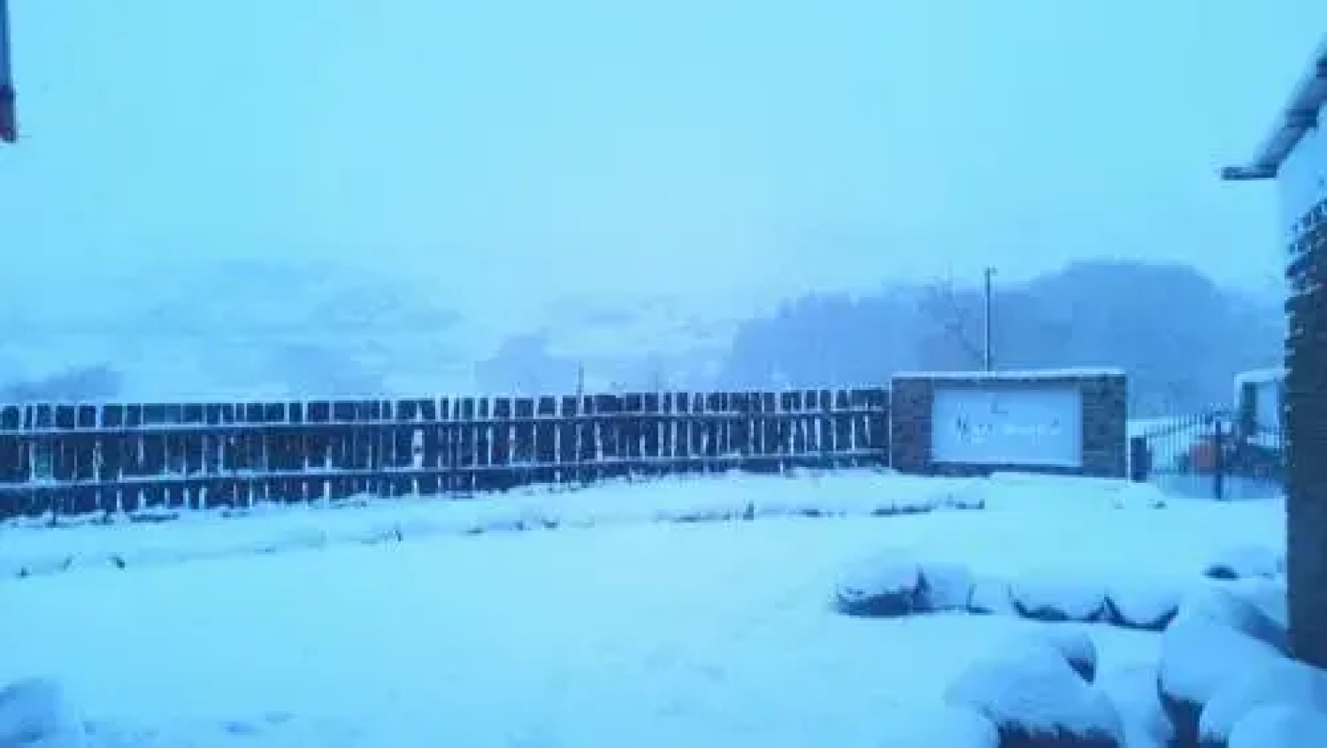 Amanzi Empilo Bungalow