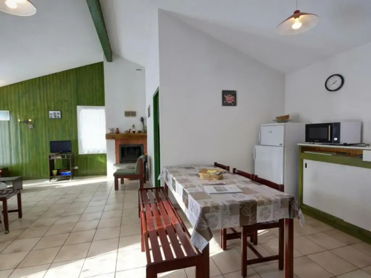 Gîte Usson-en-Forez, 3 pièces, 4 personnes - FR-1-496-164