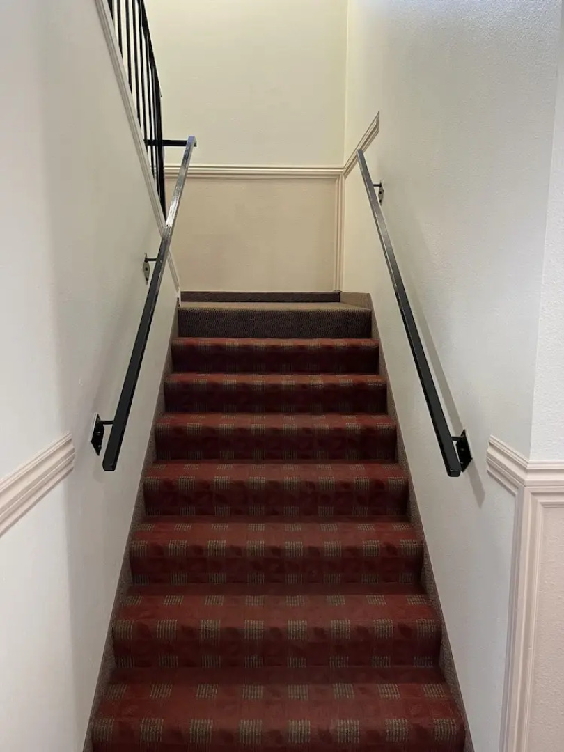 Days Inn by Wyndham Lake Point