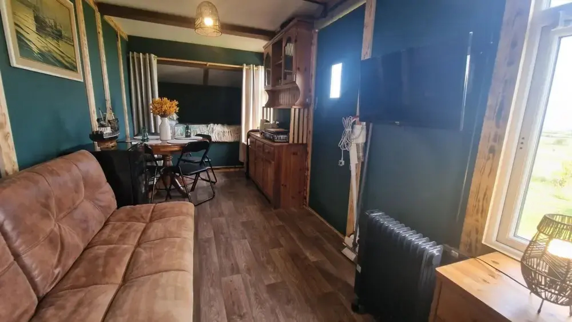 Sea View hut Sleeps 4/6